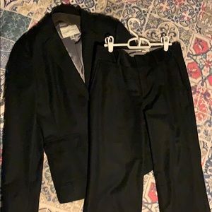Banana Republic pant suit-black